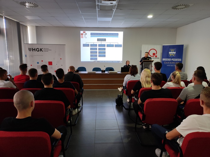 Slika /PU_BP/2024/Postani policajac 2024/Postani pol.1.jpg